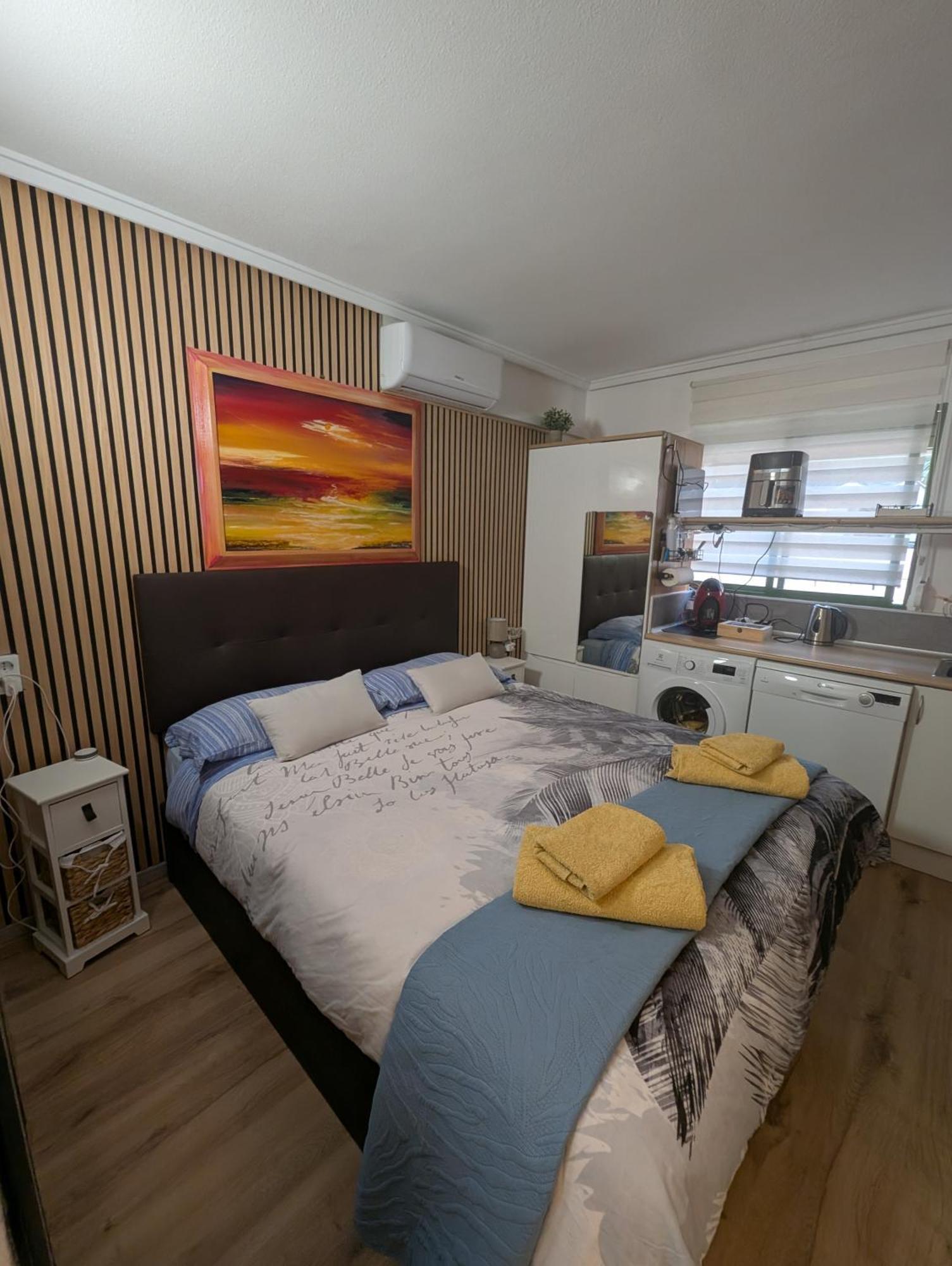 Alicante Postiguet Studios المظهر الخارجي الصورة